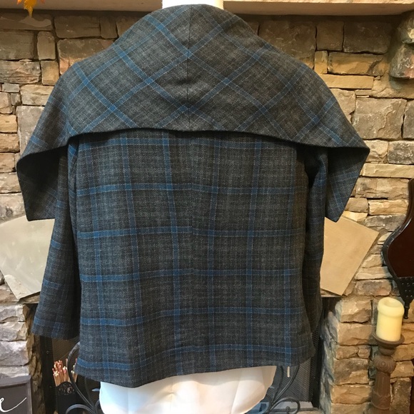 NWOT CAbi Shawl Collar Cropped Jacket Size 8 - Picture 7 of 8